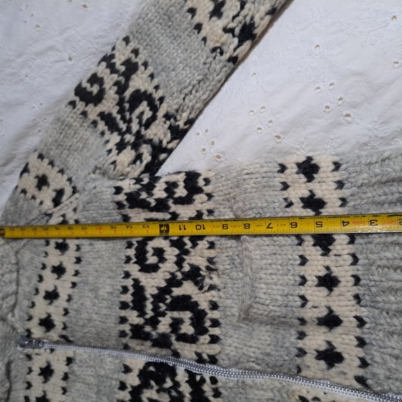 SOLD- Womens Cowichan Sweater (Handcrafted) - Picture 3 of 5